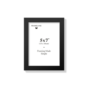 Black picture frame 5x7 in, front view